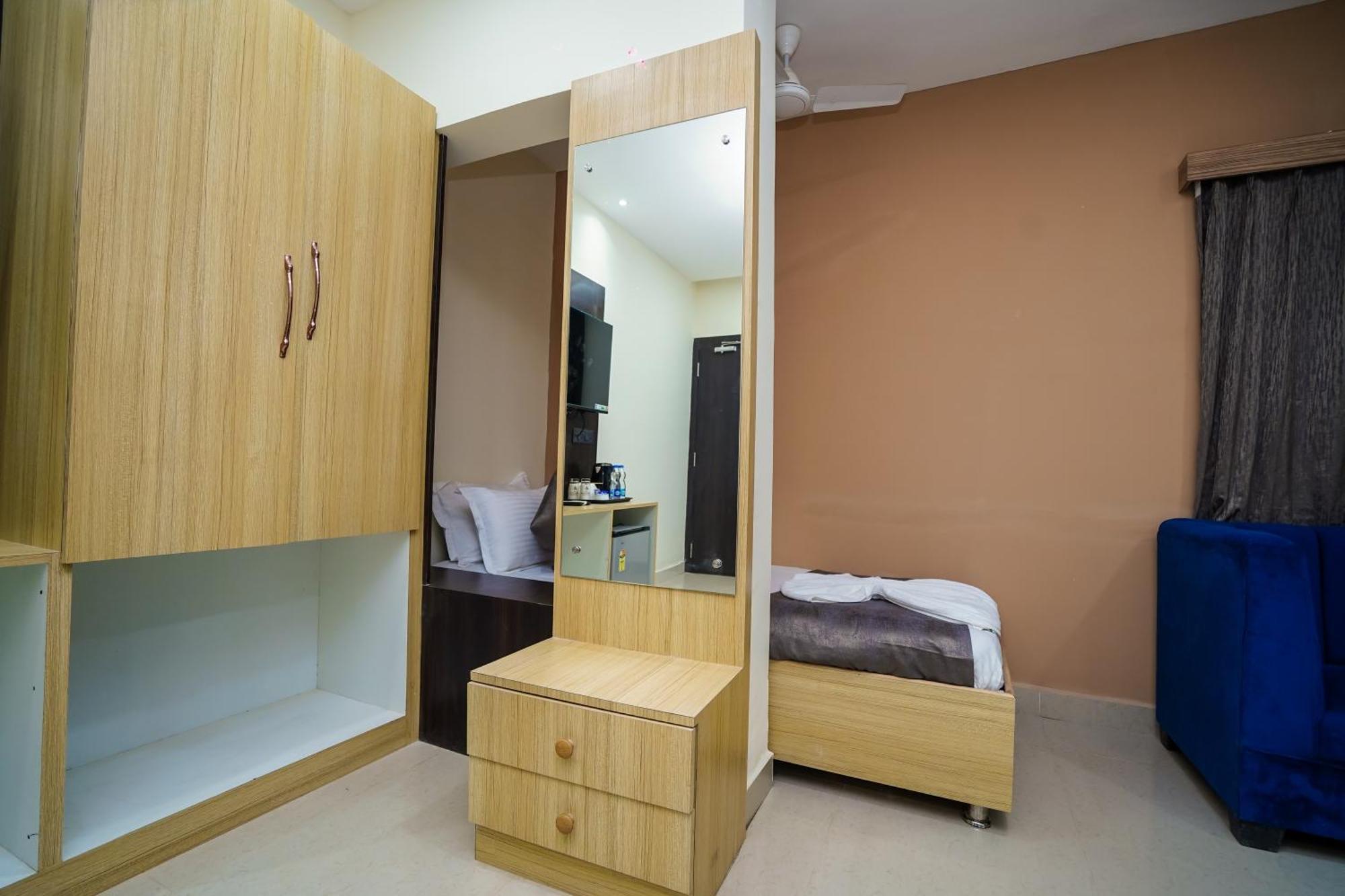 Hotel Middleton Nxt Bhubaneswar Buitenkant foto