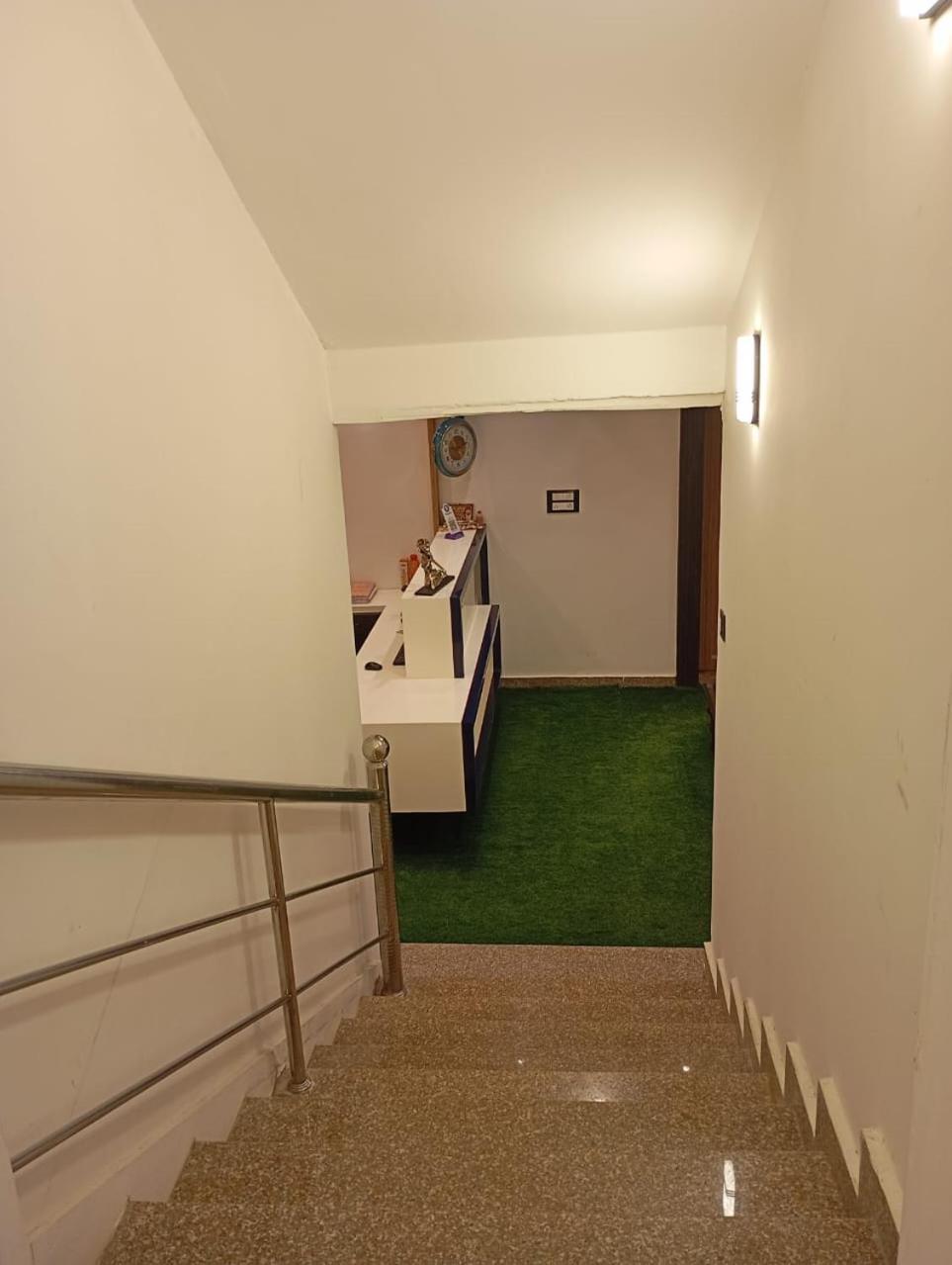Hotel Middleton Nxt Bhubaneswar Buitenkant foto